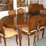 trapezaria-oval-louis-xv