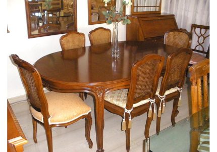 trapezaria-oval-louis-xv
